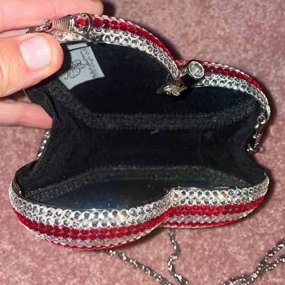 Crystal heart purse with long shoulder chain - Picture 5 of 11